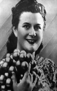 Emilia Cobos 1942 marco